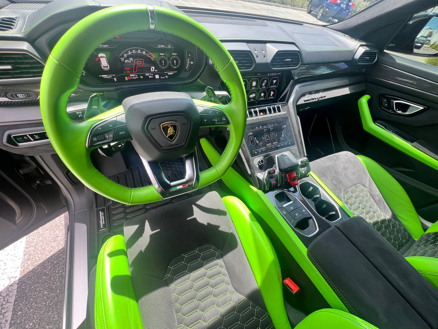 2022 Lamborghini Urus S