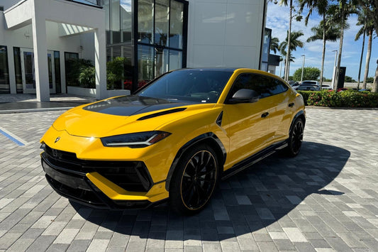 Lamborghini Urus S in Tampa: Bayshore Brunch, Hyde Park Dinners, and Beach Runs