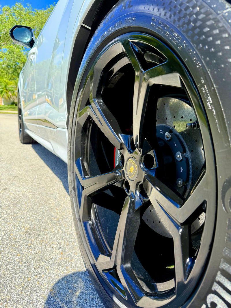 2020 Lambo Urus white panda with stars ✨ - wheel - white lamborghini urus