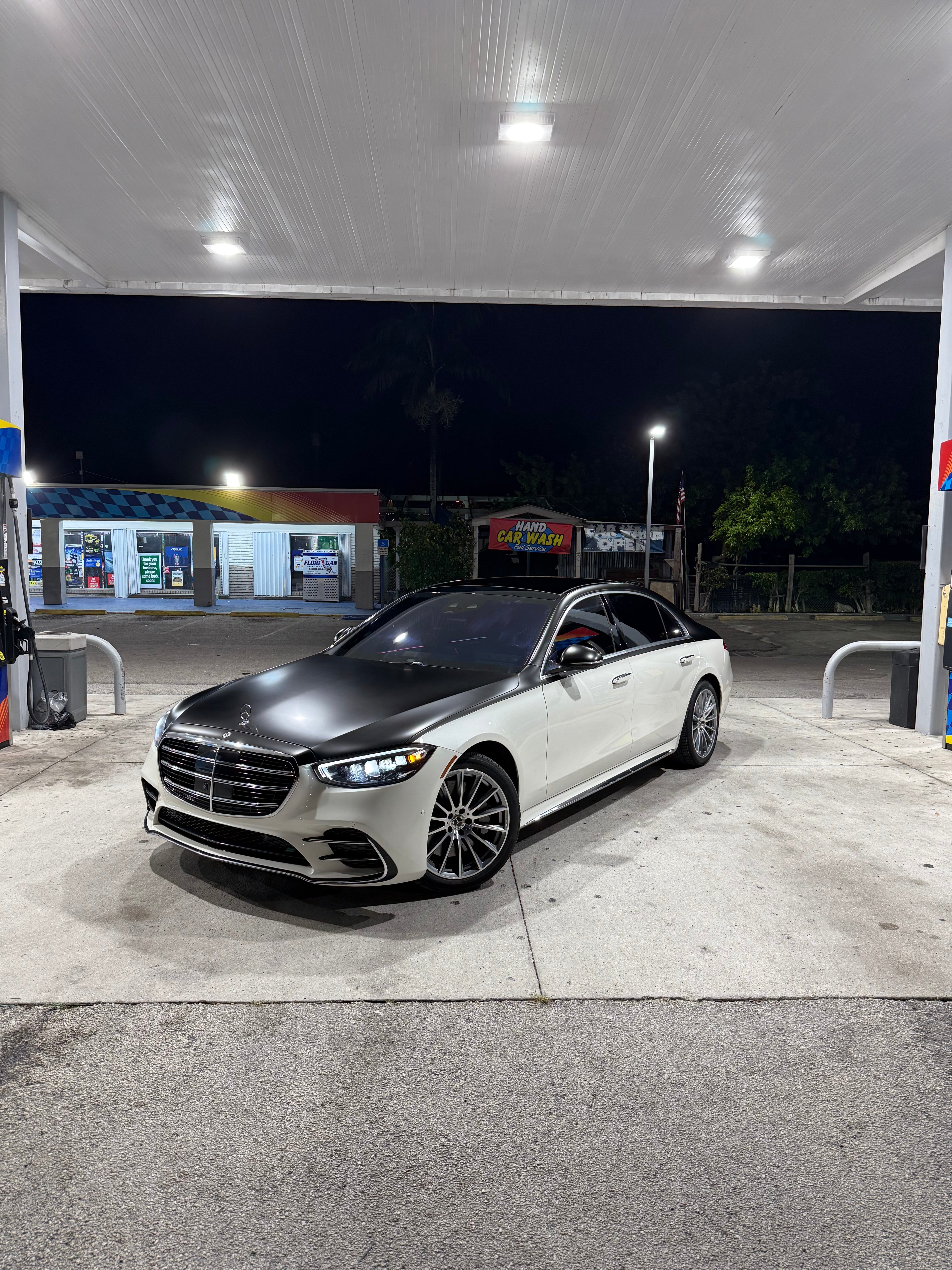 Mercedes S580 Rental Miami | Two-Tone Luxury Sedan – Exotics By