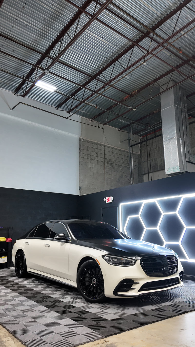 2022 Mercedes S580 two tone - three quarter front - white mercedes s580