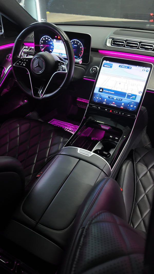 2022 Mercedes S580 two tone - interior - black mercedes s580