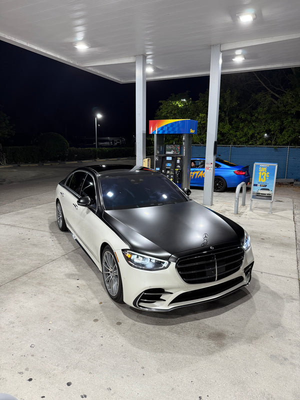 2022 Mercedes S580 two tone - three quarter front - white mercedes s580