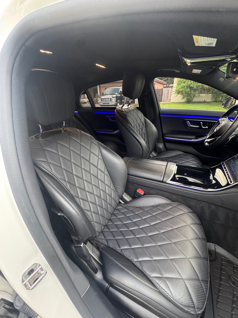 2022 Mercedes S580 two tone - interior - black mercedes s580