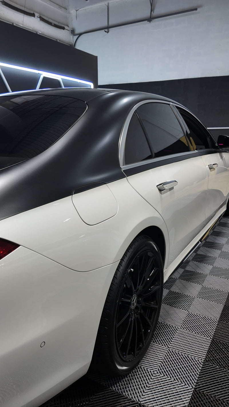 2022 Mercedes S580 two tone - three quarter rear - white mercedes s580