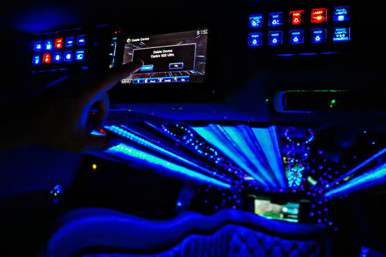 Lincoln Town Car Stretch Limousine - 10 Passengers - Luxury Car Rental Tampa Bay | Exotics by the Bay