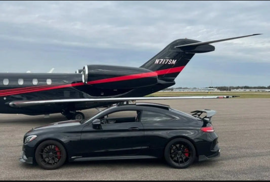 2018 Mercedes C63s AMG Widebody - Mercedes for Rent - side - black mercedes c63s-amg-widebody